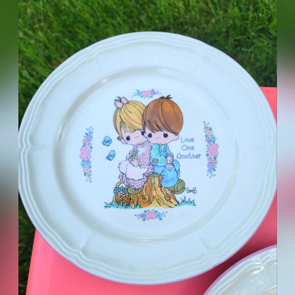 Vintage Set of 4 Precious Moments Salad Plates Enesco 1994 Love One Another - Picture 3 of 7